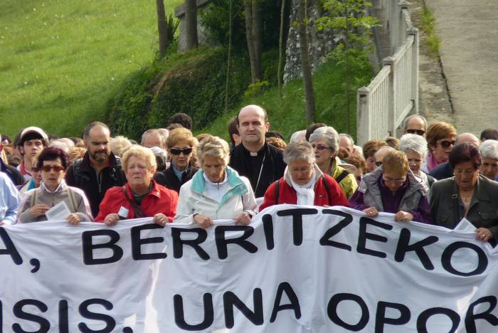 Bihar egingo dute bakearen aldeko martxa Arantzazura