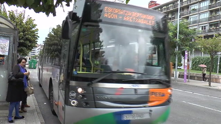 Autobus zerbitzua hobetzeko bilerak egingo ditu Aldundiak herritarrekin