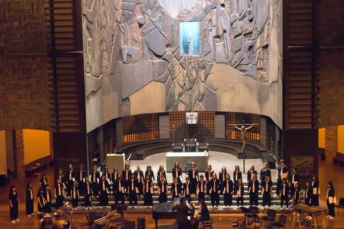 Ganbara Gazte, Hernaniko musika eskolako abesbatza eta akordeoi orkestra