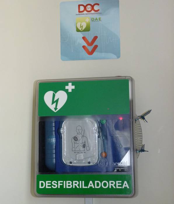 Desfibriladoreak daude Udalaren bi eraikinetan
