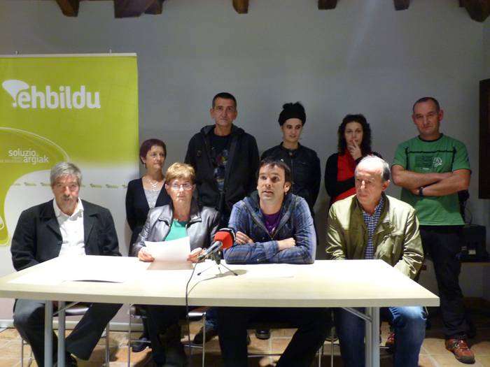 Bergarako EH Bilduk herri galdeketan parte ez hartzeko deia egin die herritarrei