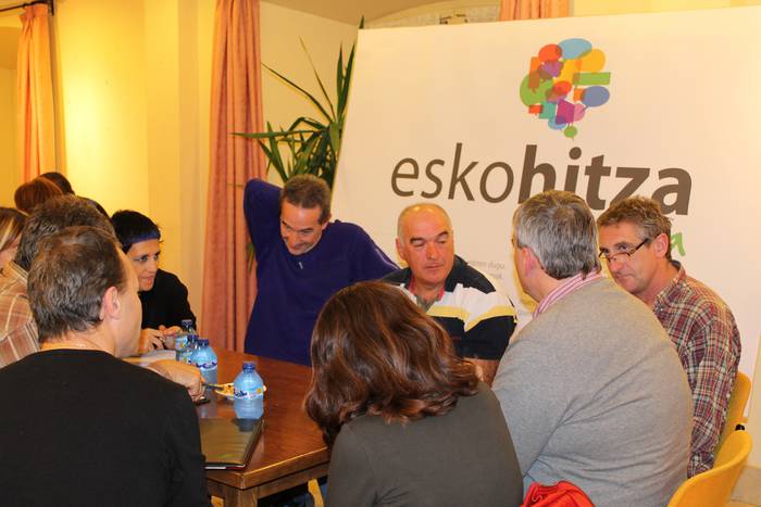 Parte-hartze ekitaldi zabala gaur egingo da, 10:00etan kiroldegian