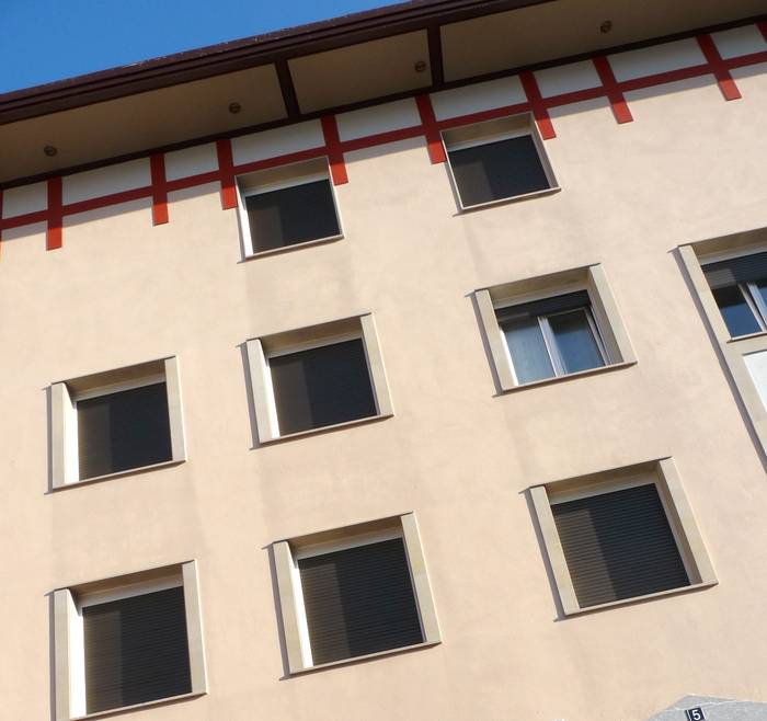 Inor erroldatuta ez duten 126 etxebizitza daude Elgetan