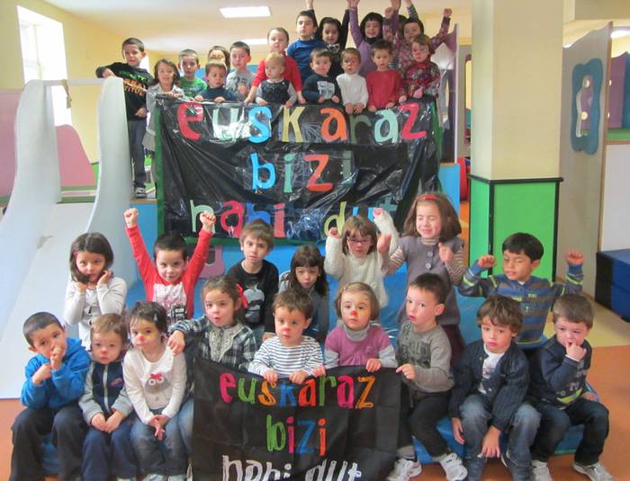 'Euskaraz bizi nahi dut' aldarrikapenak egin dituzte umeek