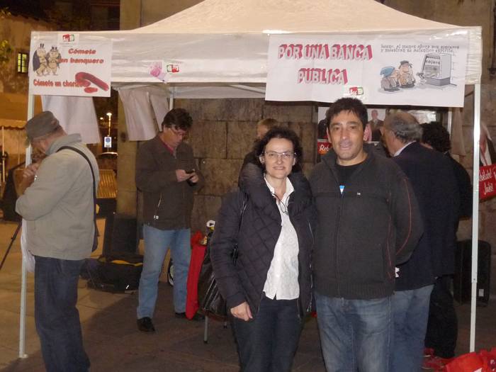 Ezker Anitza: "Jan ezazu bankari bat, jan ezazu txorizo bat" 