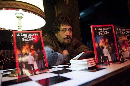 Xabier Silveira Bergarako gaztetxean, liburua aurkezten eta bertsotan