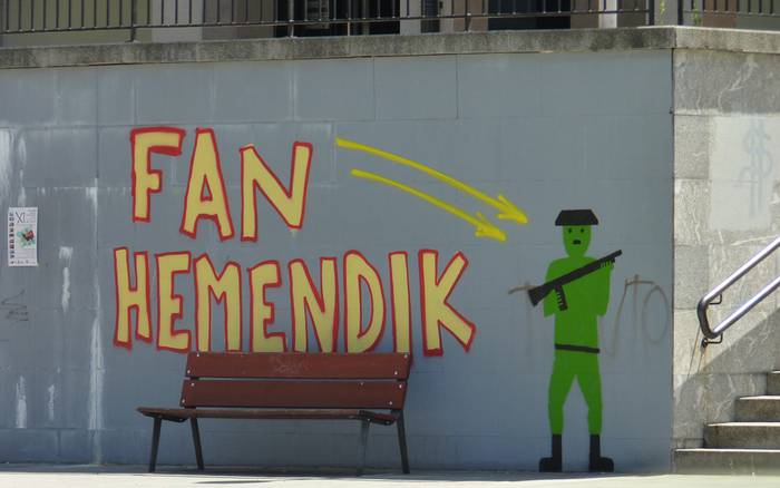 Aldarrikapena eta festa biharko Fan Hemendik! egunean