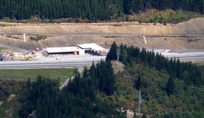 Azaroan irekiko dute AP-1 autobideko Eskoriatzako Uztarreta gasolindegia