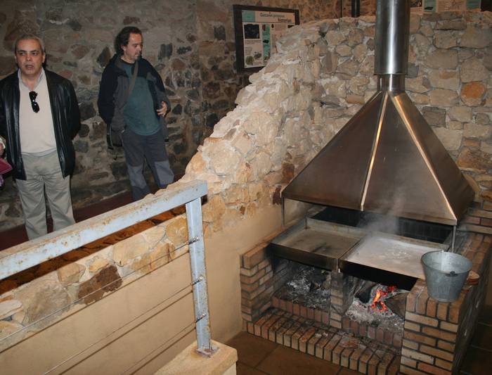 Gatz museoa eta Labidea denda zabalik abuztuan