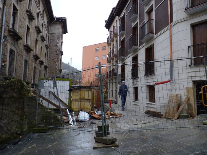 Gazteluondo eta Arrasate pasealekua lotzeko bidea, aurrera