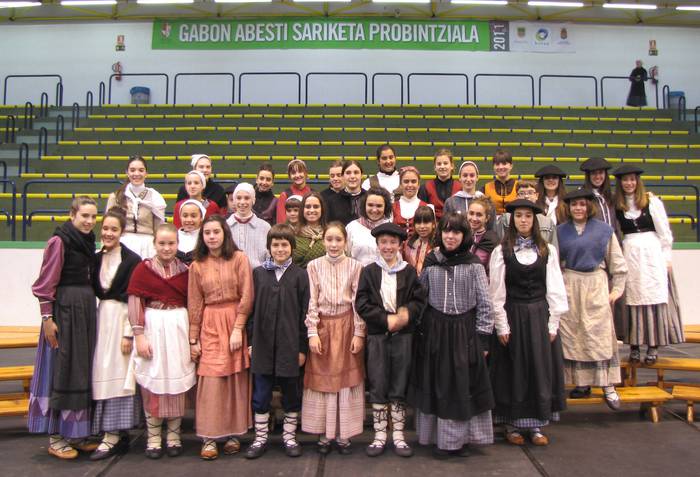 Goikobalukoak zilarrezko garaikurrarekin itzuli dira Errenteriatik