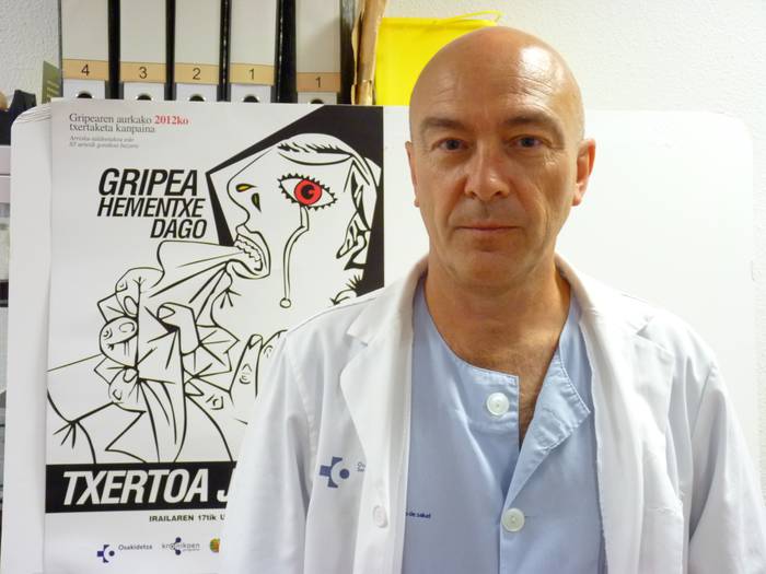 Clemente Domingo: "Txertoak saihestu egiten du gripe kasu oso larria izatea eta sintomatologia txikitzen du"