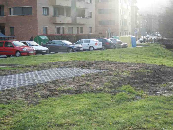 Hasi dira auzo-konpost guneak egokitzen Oñatin