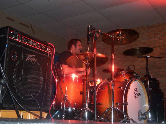 Euria egin arren, gustura punk rock doinu artean