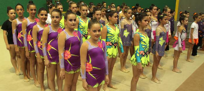 Gimnasia erritmiko erakustaldi ederra