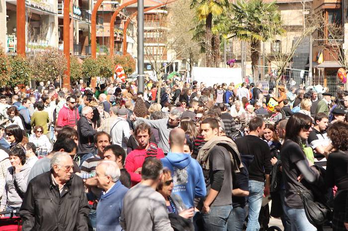 Erramu Zapatu eguzkitsuan kalera atera dira bergararrak