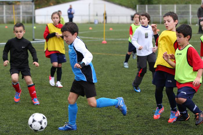 Futbolean euskara erabilita, bailarako 500 gaztetxok goiz bikaina igaro dute