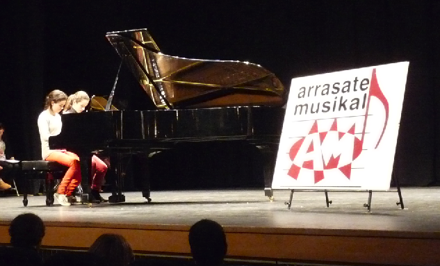 Elgetako bost pianista izan dira asteon Arrasaten egindako Debagoieneko piano emanaldian