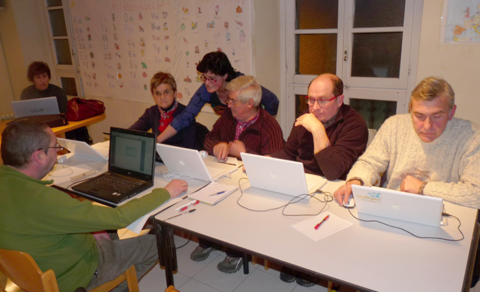 Interesa piztu du Miren Osorok proposatutako oinarrizko informatika ikastaroak
