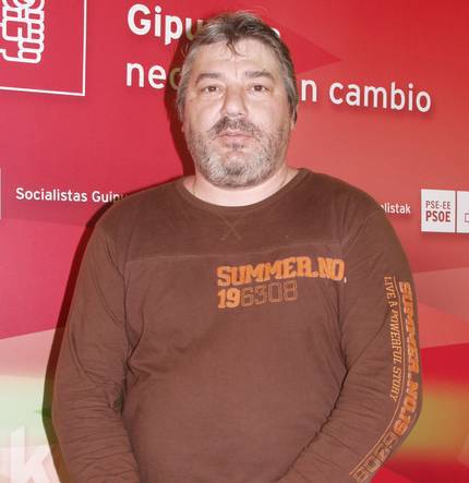 Isaias Carrasco gogoan izango dute gaur, domeka