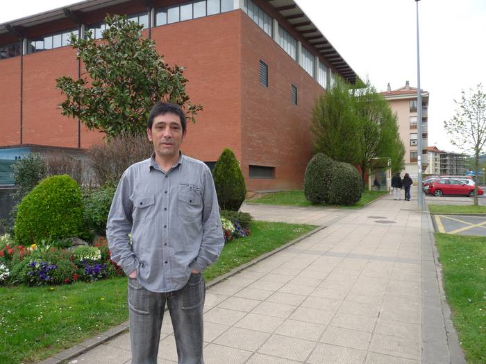 Juan Luis Merino, EB-Berdeak alderdiko Eskoriatzako alkategaia: "Gure proposamena da egoitza publikoa izan dadila %100ean"