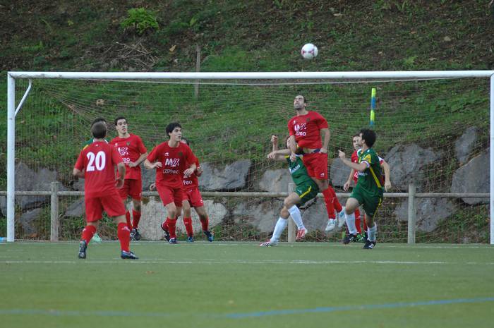 Azkenengo minutuko gol baten erruz, Antzuolak ezin izan du etxean irabazi