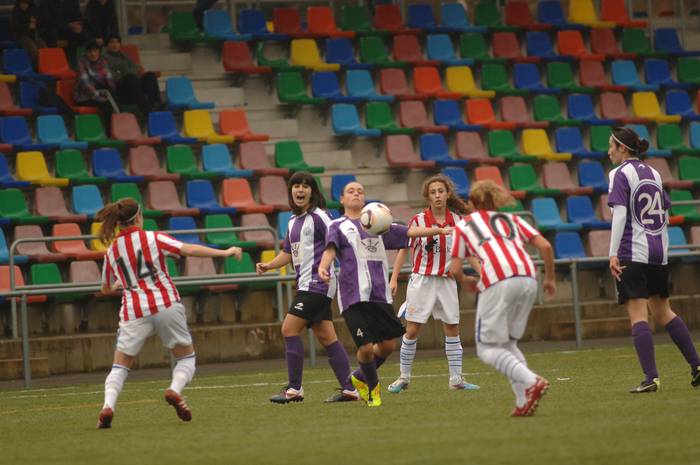 Mondrako neskek galdu egin dute Athleticen kontra