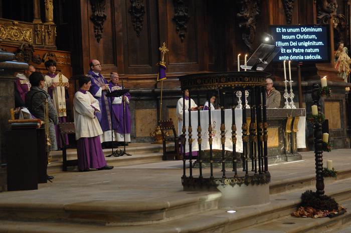 Trinitate monasterioko 19 moja aurkeztu dituzte