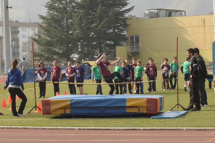290 bat neska-mutikok parte hartu dute Mojategiko atletismo jardunaldian 