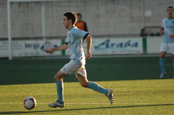 Iker Sanchez eta Oxelen golei esker Aretxabaleta nagusi (2-0)