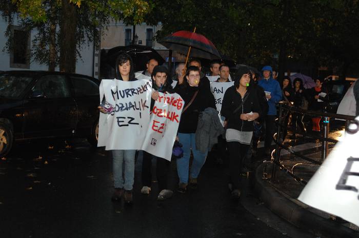 Murrizketa sozialen aurka protestatzeko burrunbada