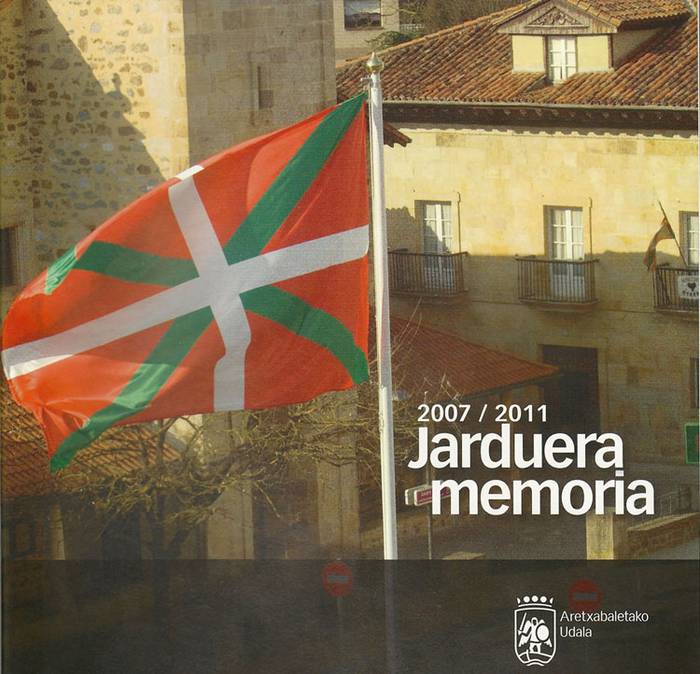 Gobernuak ateratako "foiletoa" Aralarren publizitatea dela salatu du oposizioak