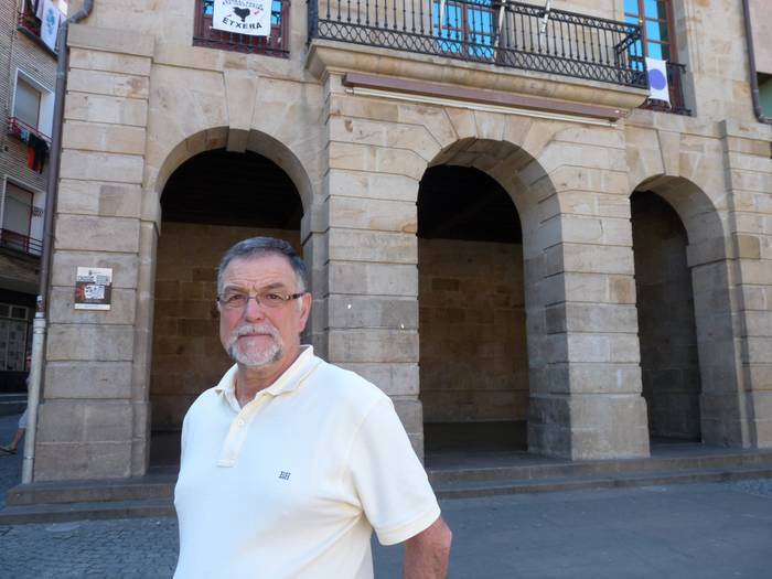 Juan Carlos Zubia: "Herriko bitxikerien gaineko liburua idazten hasi nintzen 1987. urtean"