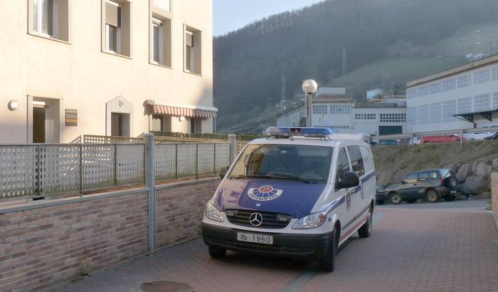 Lapurreta saiaketa Elgetako hortz-klinikan