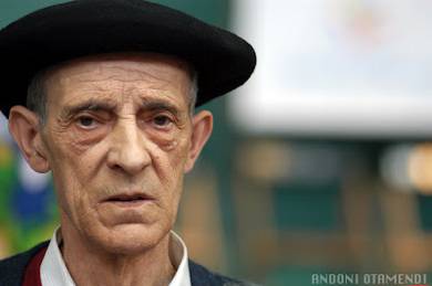 Aretxabaletan hil da Manuel Lasarte bertsolaria