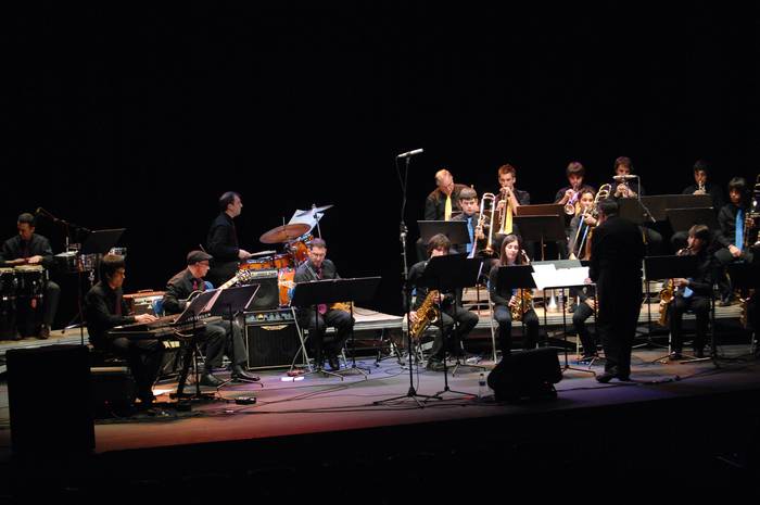 Amerikar doinuak Arrasate eta Leioako Big band-en eskutik