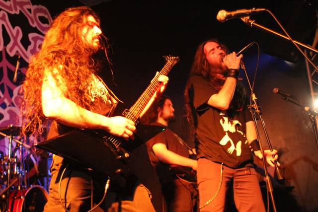 Metal festa indartsua Arrasateko gaztetxean