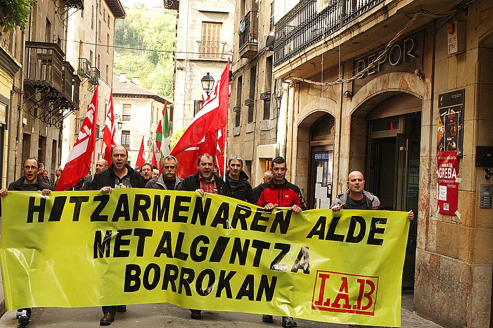 Manifestazioarekin eman diote amaiera metaleko greba egunari