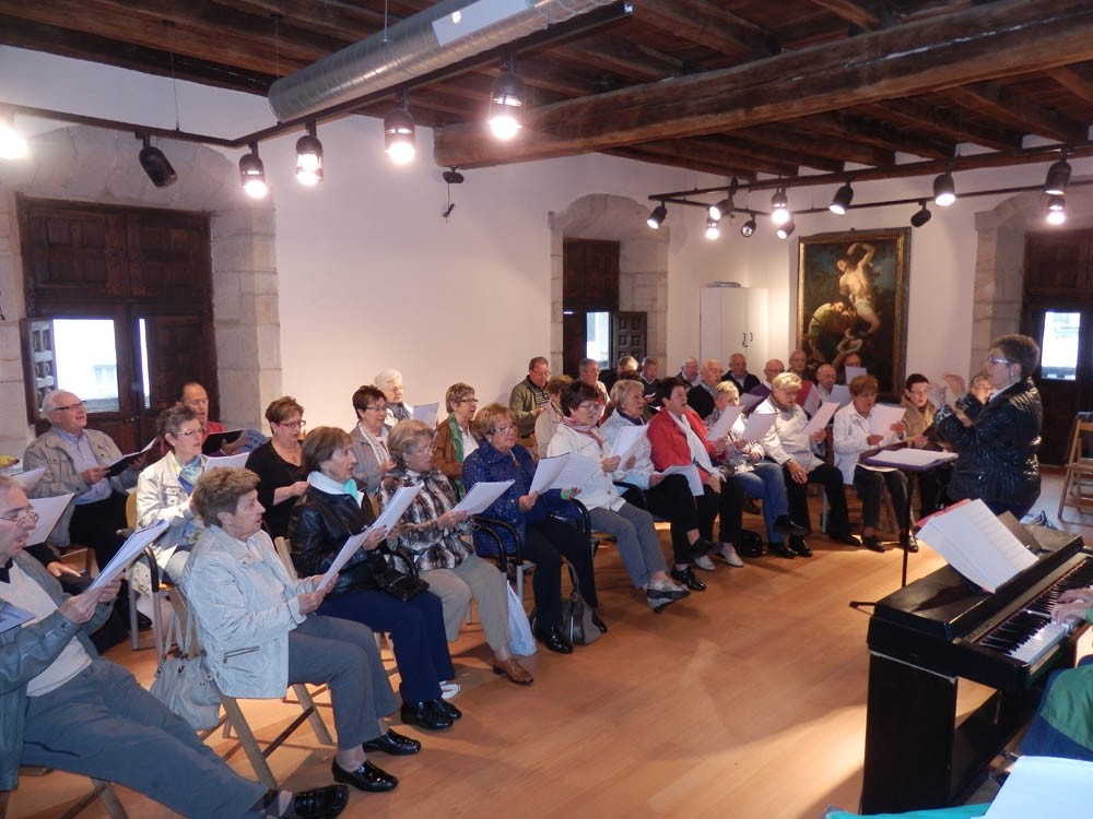Abesbatza berriak abestuko du San Pedroko inaugurazio mezan