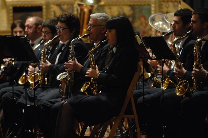 Askotariko doinuak Musika Bandaren Errege eguneko kontzertuan
