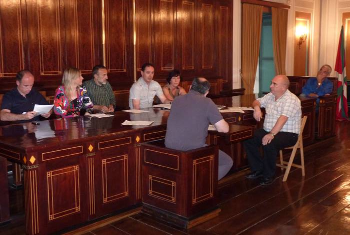 Azken ohiko osoko bilkura EAJko eta PSE-EEko zinegotzi barik