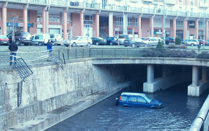Auto bat errekara erori da Kulturate ondoan