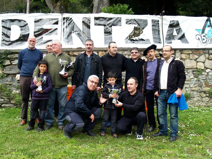 Txalaparta elkartearentzat 2013ko doke txapelketa