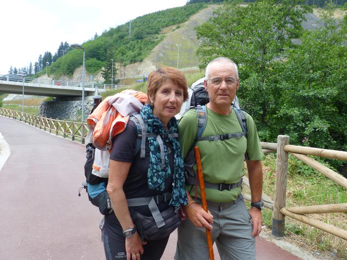 Ana Kortabarriak eta Mikel Lopezek Donejakue Bidea oinez: joan eta etorri