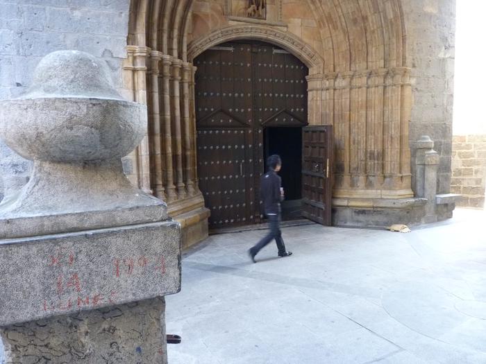 Donostiako ospitale psikiatrikoan dago parrokian hiru eraso egin zituen gazte arrasatearra 