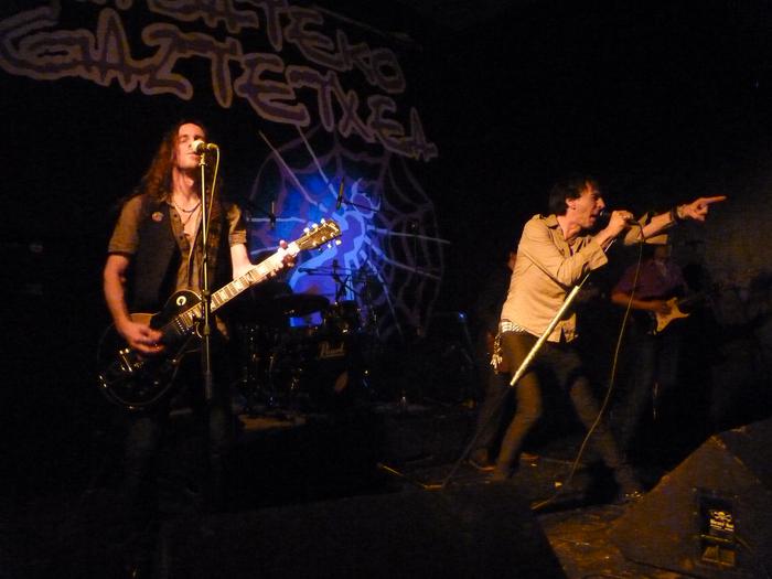 Sumision City Blues: blues oldarkor eta rock itsaskorraz bustitako ikuskizuna