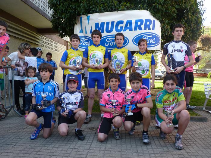 Irati Barrena oñatiarra lehena alebinetan, Aretxabaletako sarian