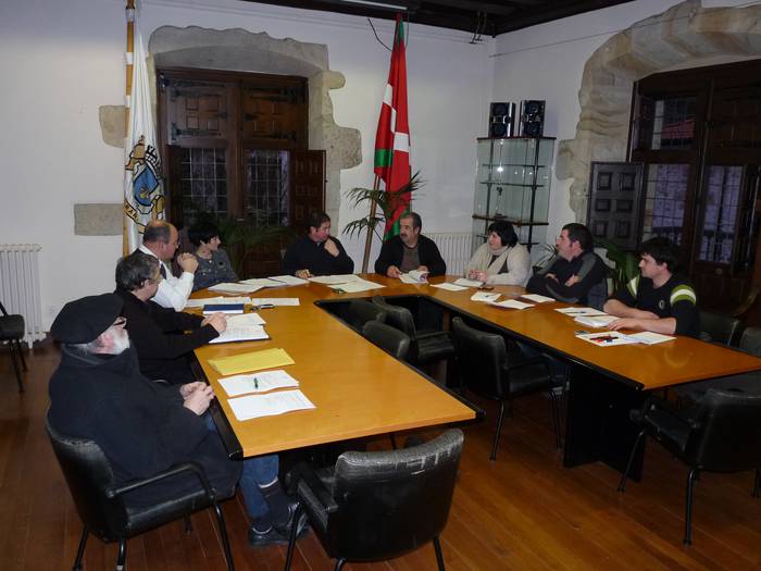 Bide mozketaren kalte-ordainak jasotzeko auzitegietara jotzea erabaki berri du udalbatzak osokoan