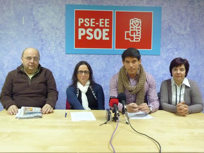Herritarrei atez atekoaren gainean galdetzea nahi dute Debagoieneko sozialistek