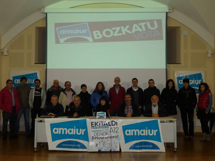 Eraikitzen ari diren zubi erraldoiaren eraikuntzan bere ekarpena egiteko deia luzatu dio Amaiurrek euskal jendarteari